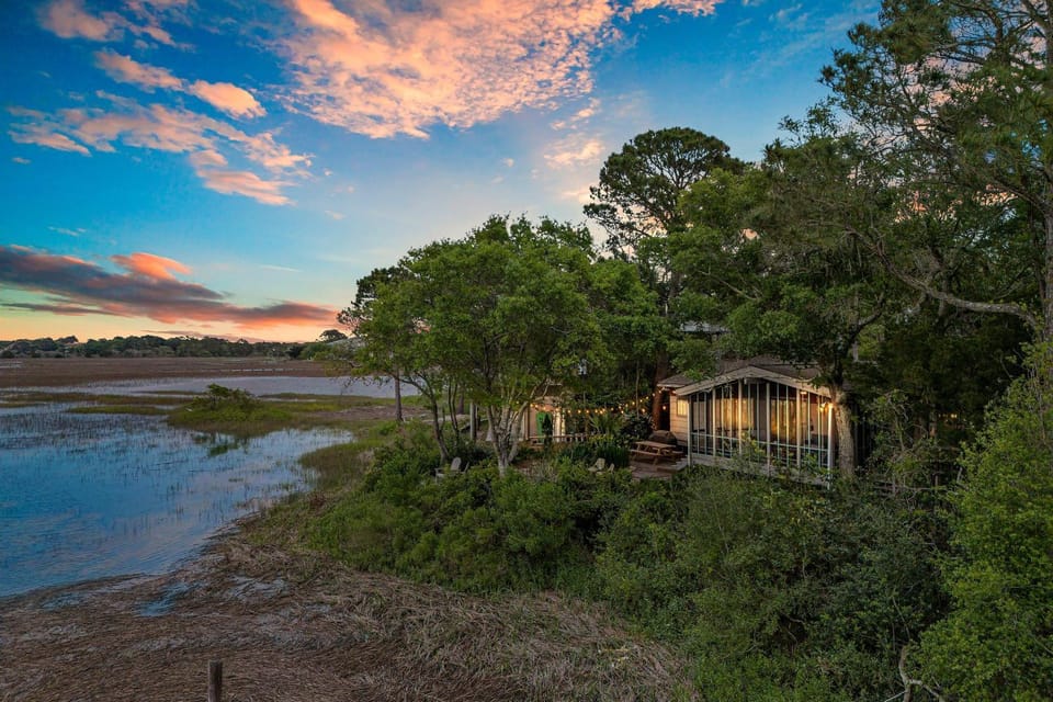 Hot Tub & Grill Rental on the Folly Marsh House in Folly Beach