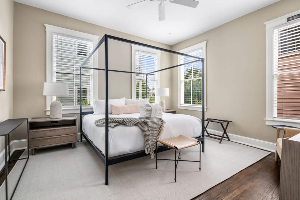 The Gardenia House Unit A Sleeps 7 Apartment in Charleston
