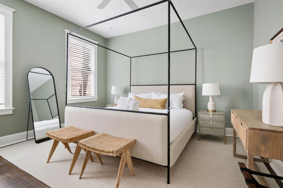 The Gardenia House Unit A Sleeps 7 Apartment in Charleston
