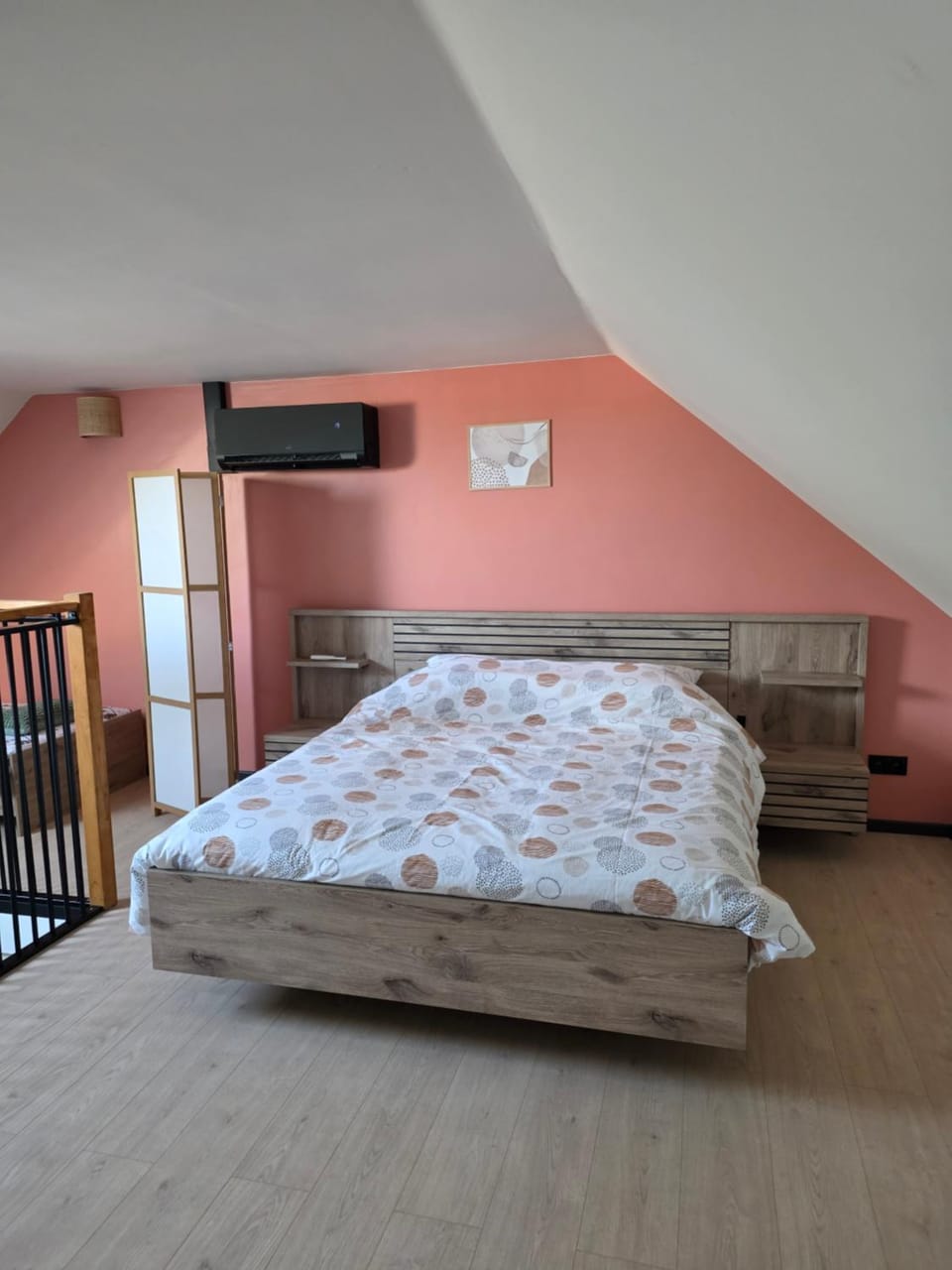 L oasis de Détente - le Cocon - gîte 4 personnes avec 1h d accès à la piscine privée et terrasse aménagée par nuit réservée - climatisation - à 2km de Pairi Daiza Apartment in Hauts-de-France