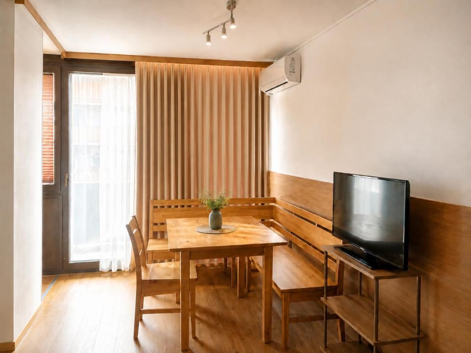 TV and multimedia, Dining area