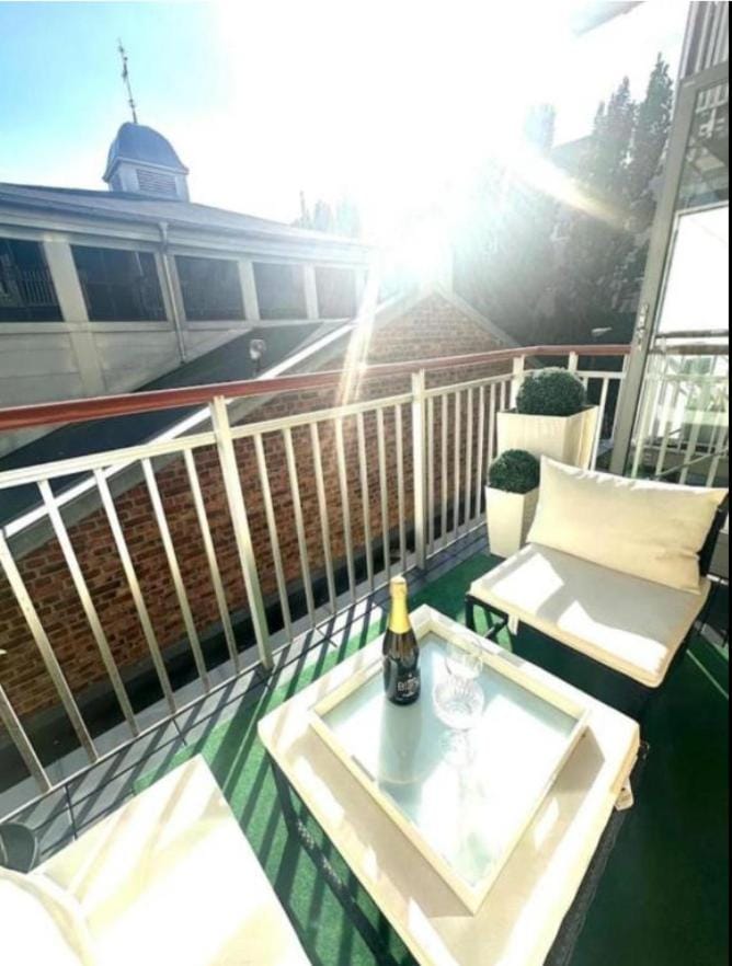 Mini room in Centrap Apartment 2 min from Central station Bed and Breakfast in Oslo