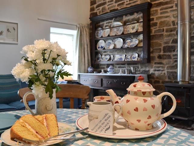 Swallow Barn House in Treflys