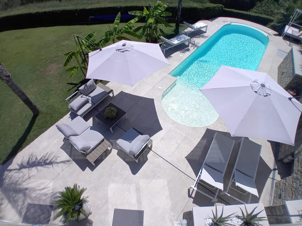 Balcony/Terrace, Swimming pool, sunbed