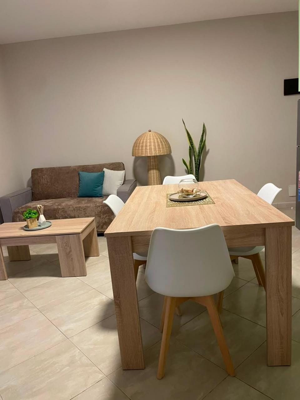 Property building, Breakfast