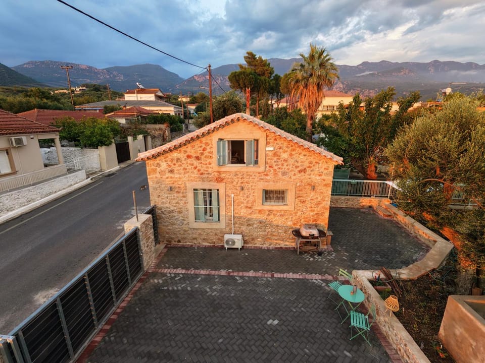 The Stone Loft House in Messenia