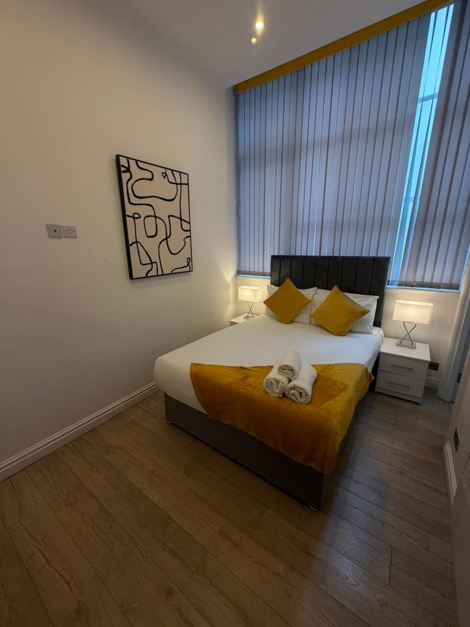 Bed, Photo of the whole room, Bedroom