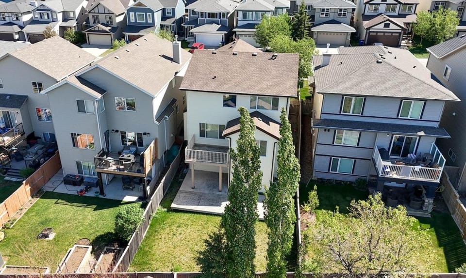 CozyNights & BeautifulMornings in Charming 5BRHome House in Airdrie