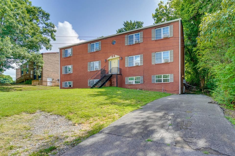 Near University of Tennessee & Downtown! Apartment in Knoxville