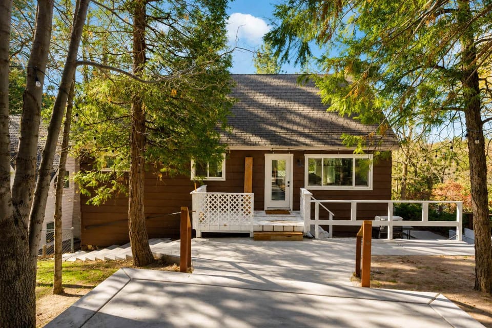 Lake Arrowhead Mountain Hideaway by Navigate Stays House in Lake Arrowhead