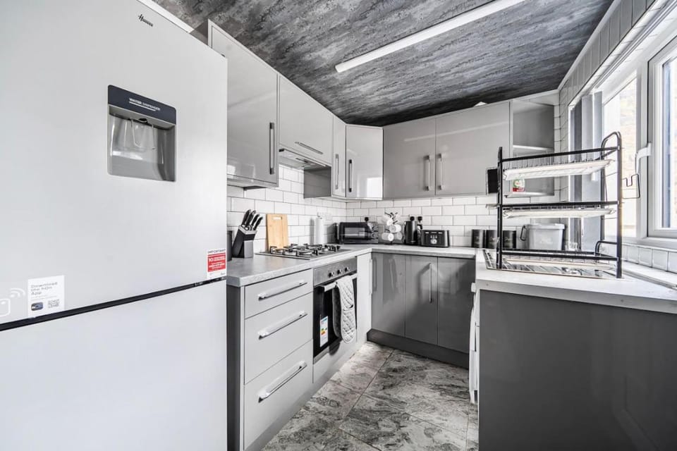 Kitchen or kitchenette, oven, toaster