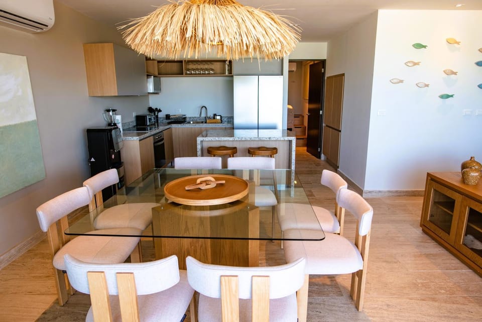 Kitchen or kitchenette, Decorative detail, Dining area, oven, stove, air conditioner
