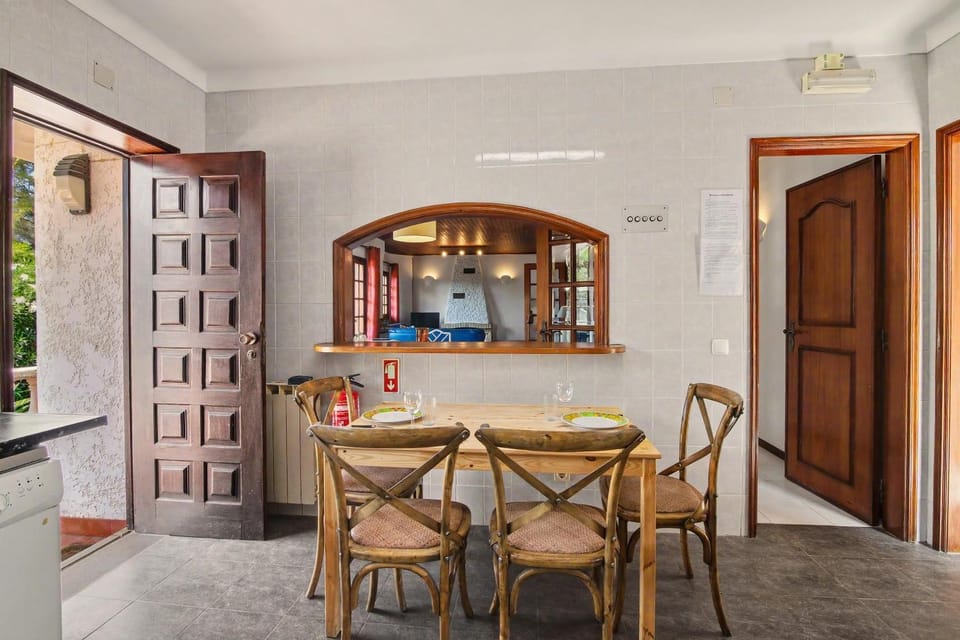 Property building, Kitchen or kitchenette, Living room