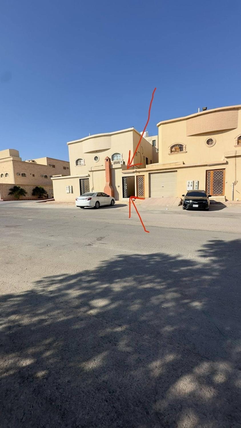 Property building, Day, Parking