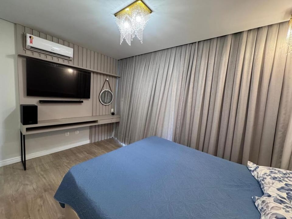 Communal lounge/ TV room, Bed, TV and multimedia, Photo of the whole room, Bedroom, air conditioner