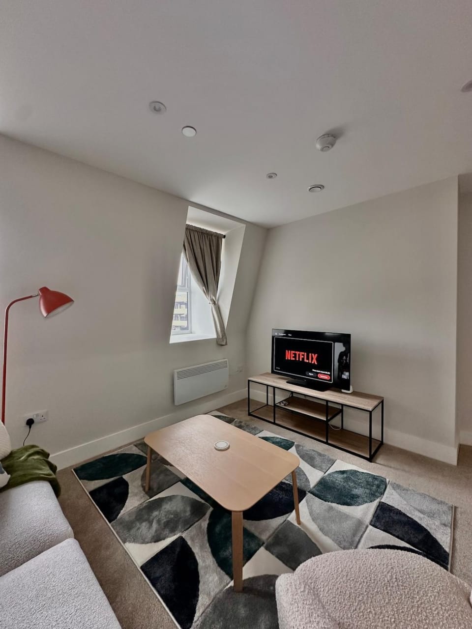 Elegant 2-Bed, Prime Spot near Marina & Station Apartment in Hull