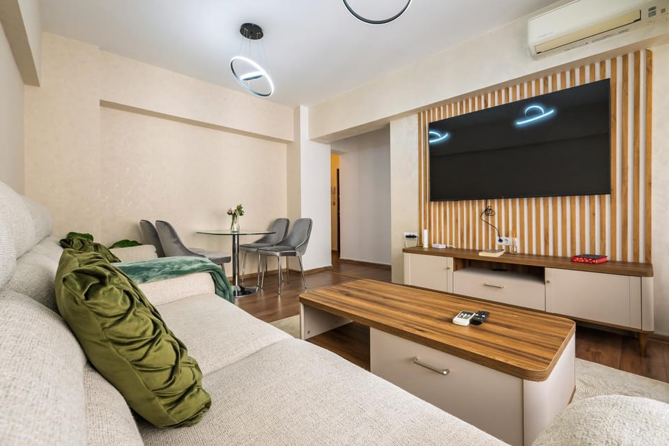 TV and multimedia, Living room, Dining area