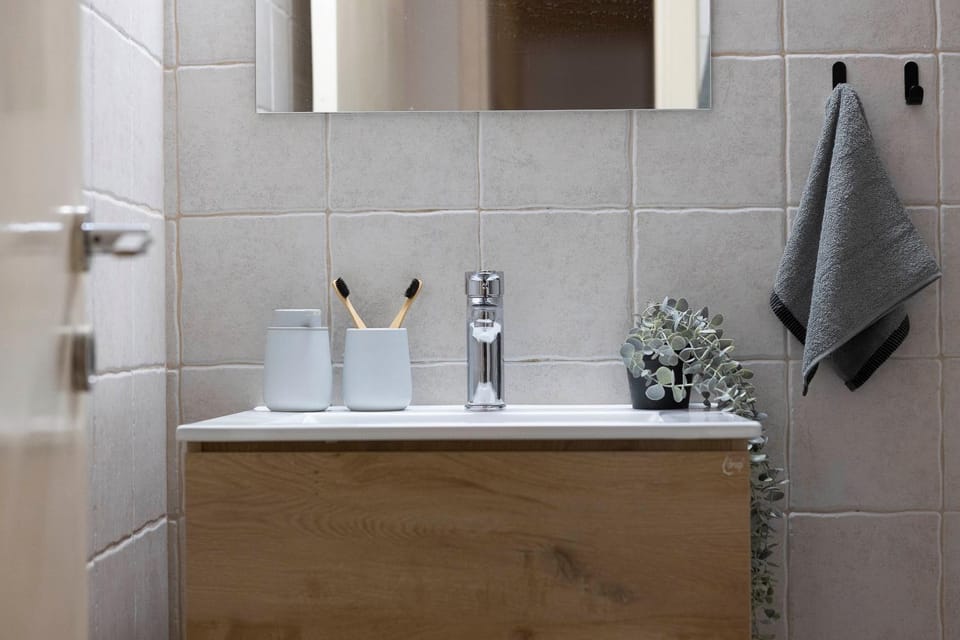 Bathroom, Decorative detail