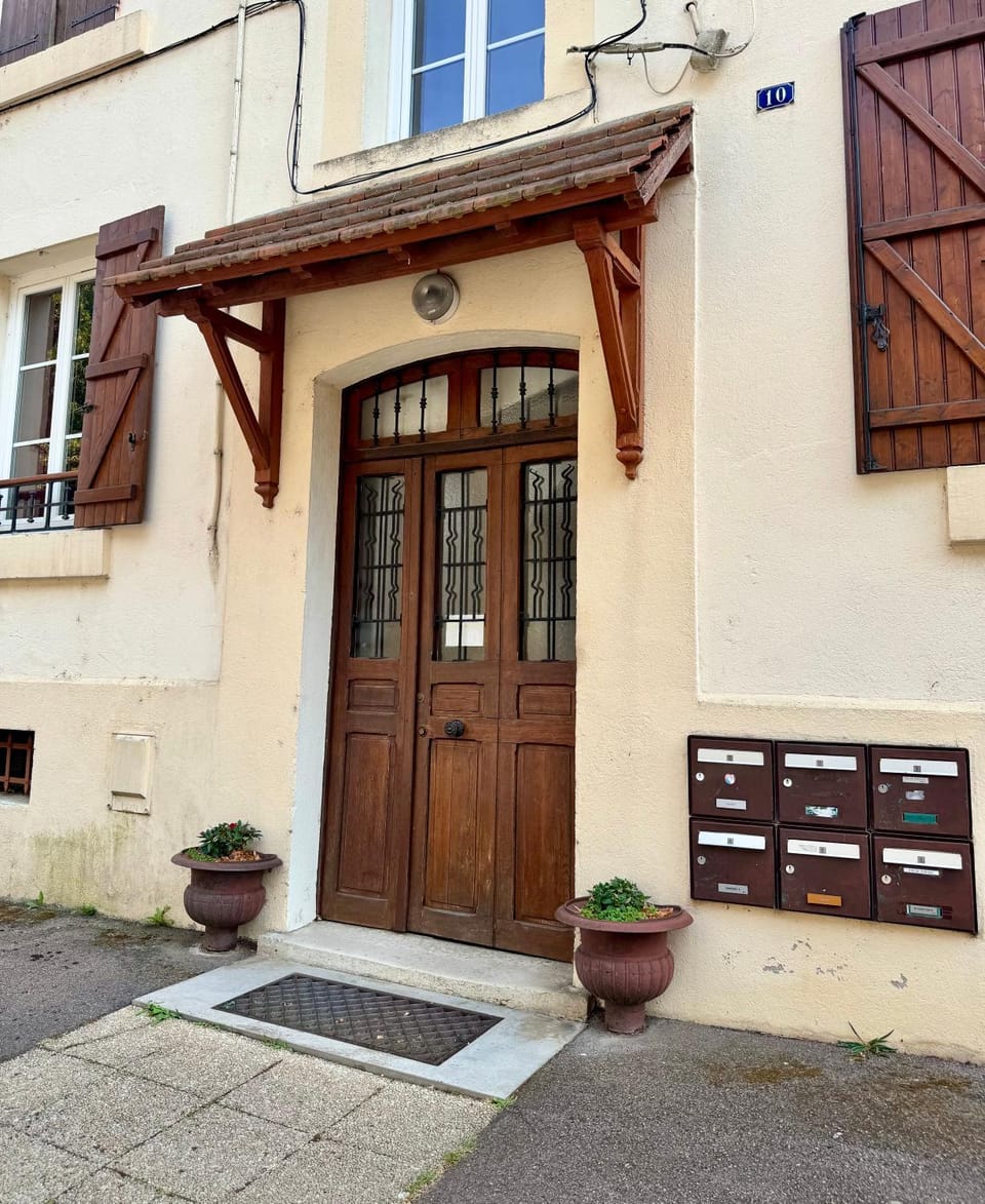 Property building, Facade/entrance