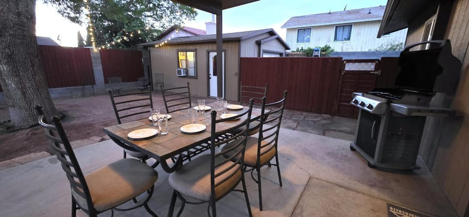 Backyard, Boat Parking, Coffee Bar House in Page