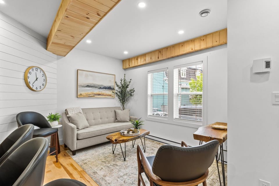 Bond St Boutique 3BR Deck BBQ Downtown House in St Johns