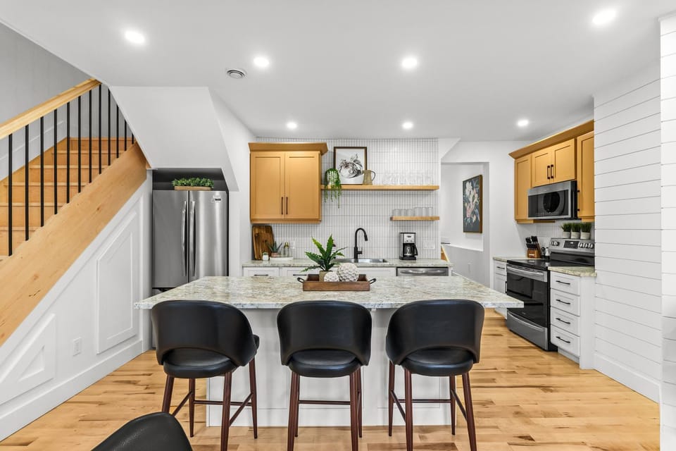 Bond St Boutique 3BR Deck BBQ Downtown House in St Johns