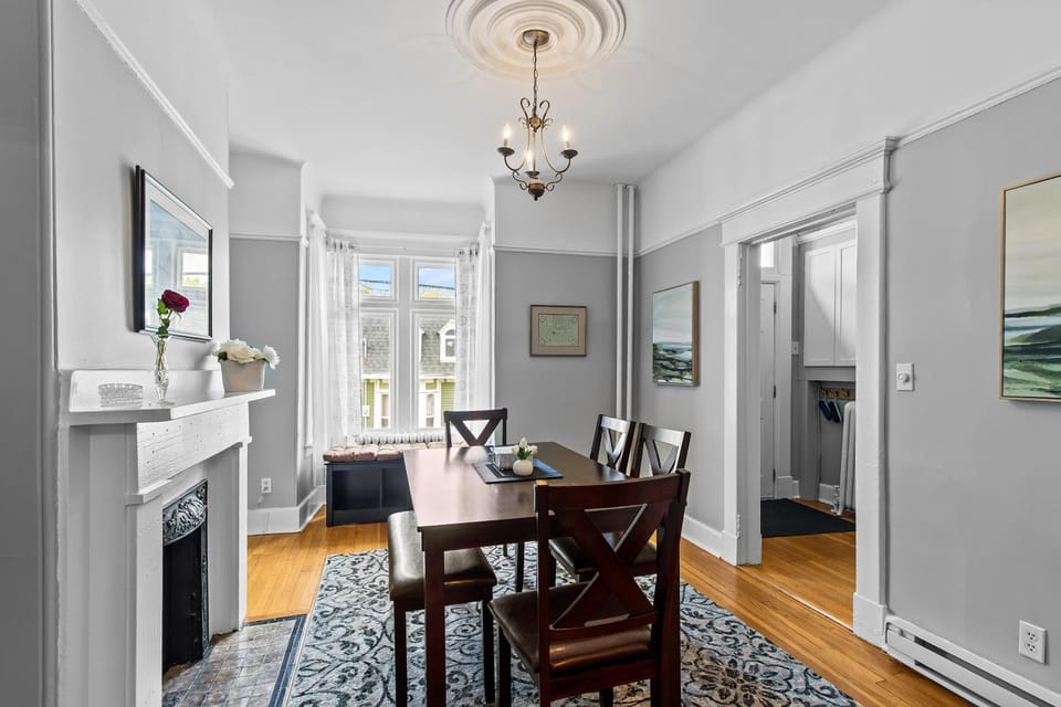 Circular Row House 3BR Backyard WiFi Walkable House in St Johns