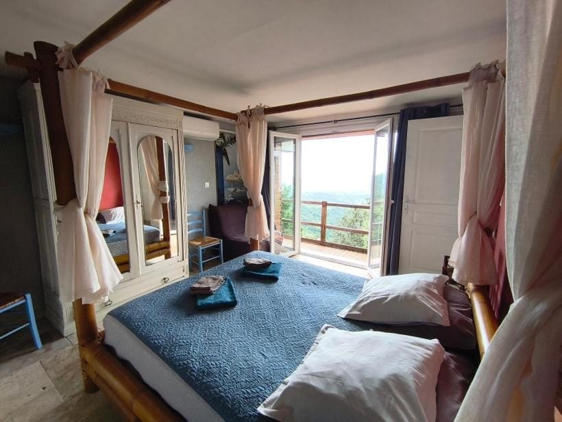 Bed, Natural landscape, View (from property/room), Balcony/Terrace, Photo of the whole room, Bedroom, Mountain view
