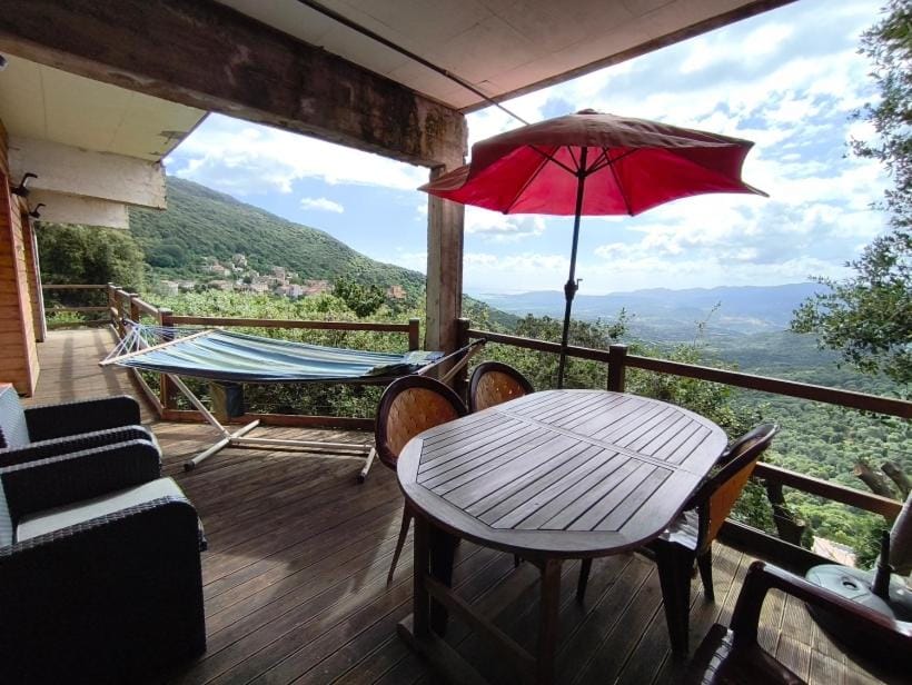 Patio, Natural landscape, View (from property/room), Balcony/Terrace, Dining area, Mountain view