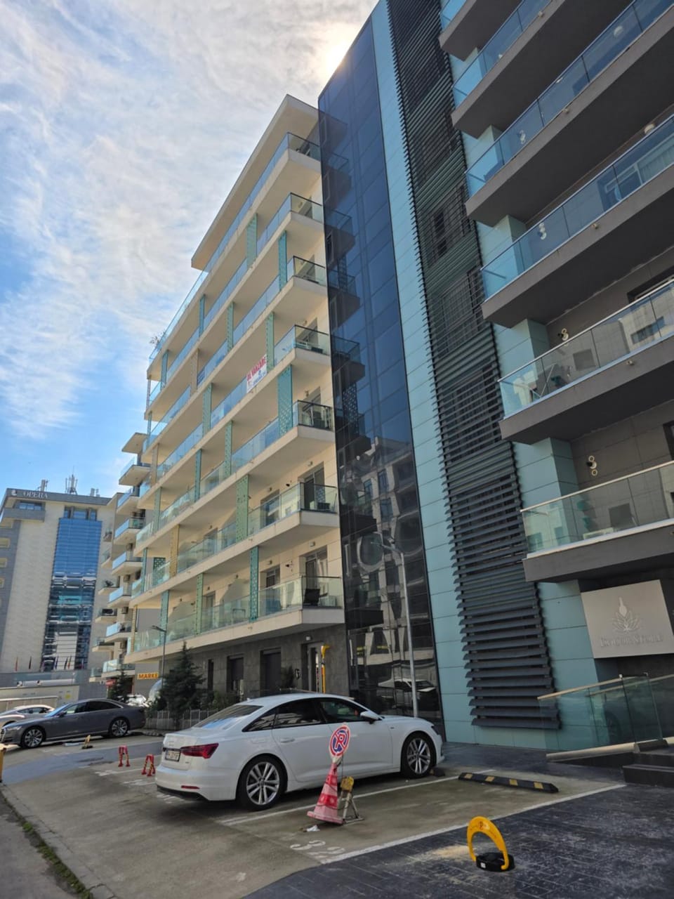 Property building, Facade/entrance