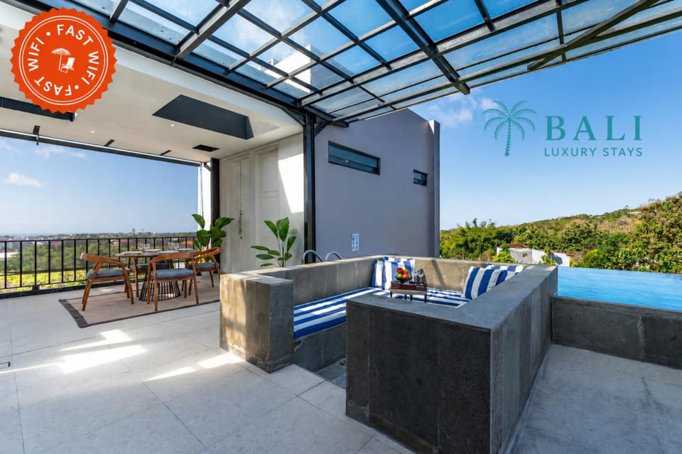View (from property/room), Balcony/Terrace, Pool view, Swimming pool, sunbed