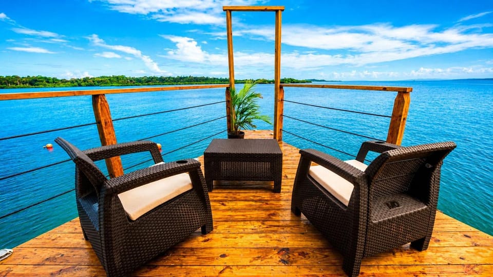 The Sea Spot! Hip-Nautic Floating Lodge House in Bocas del Toro Province