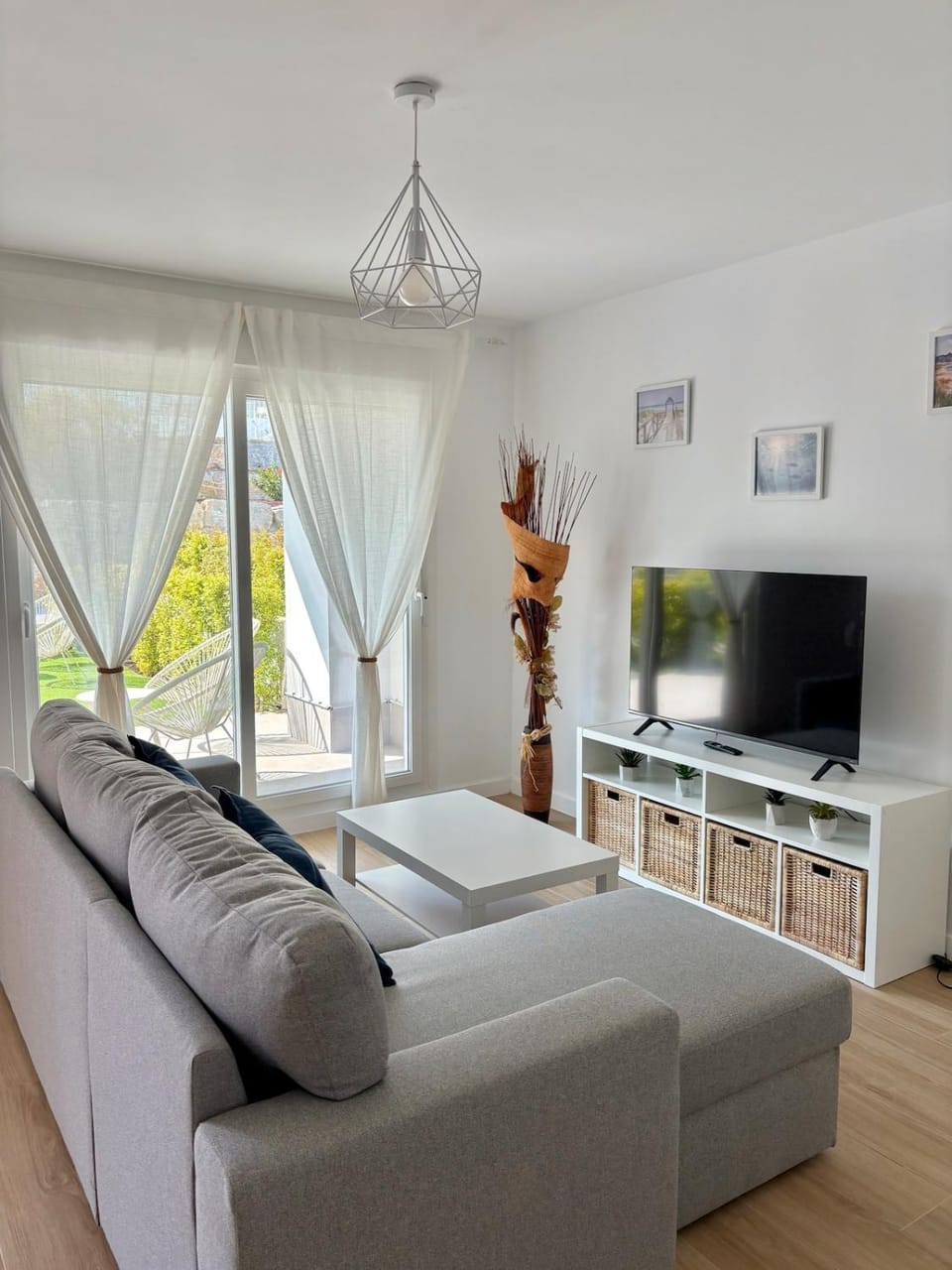 Communal lounge/ TV room