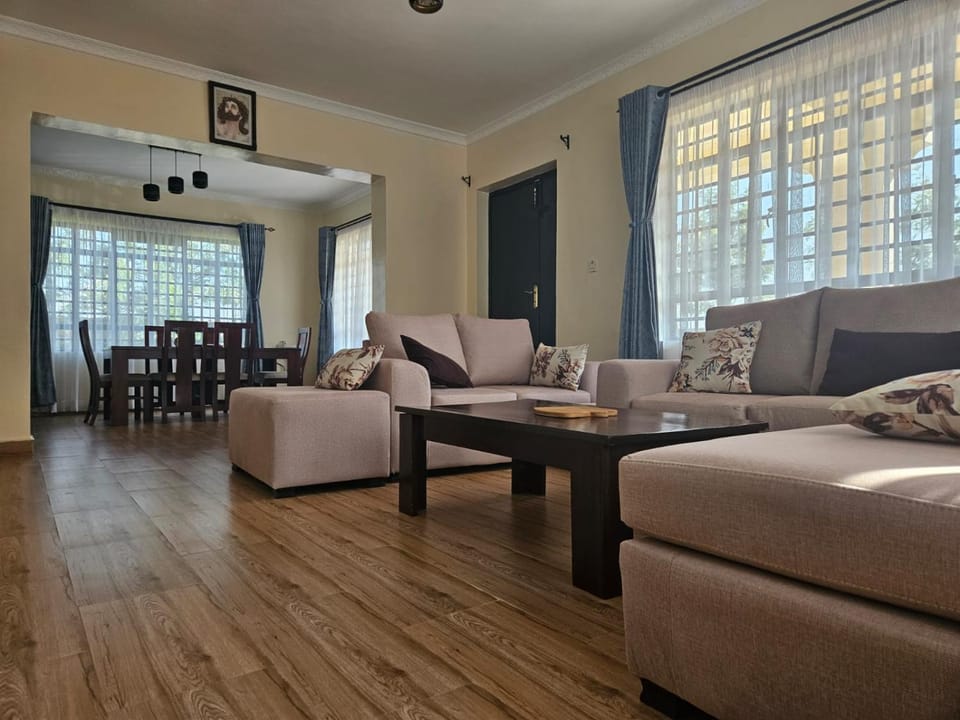 Seating area, Dining area