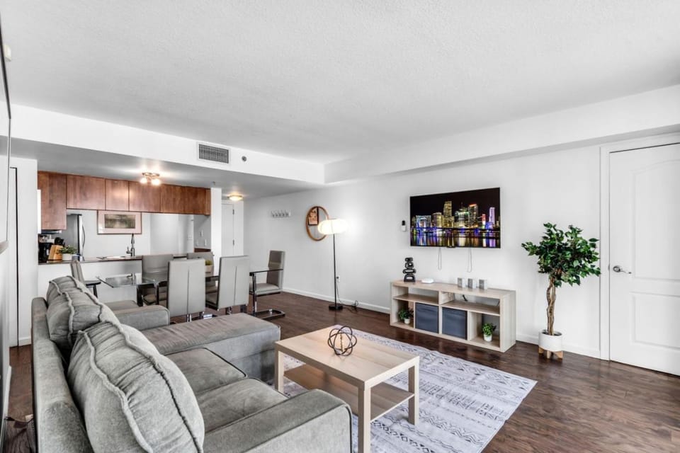 Brickell 2BR Escape Stunning Water and City Views Apartment in Brickell