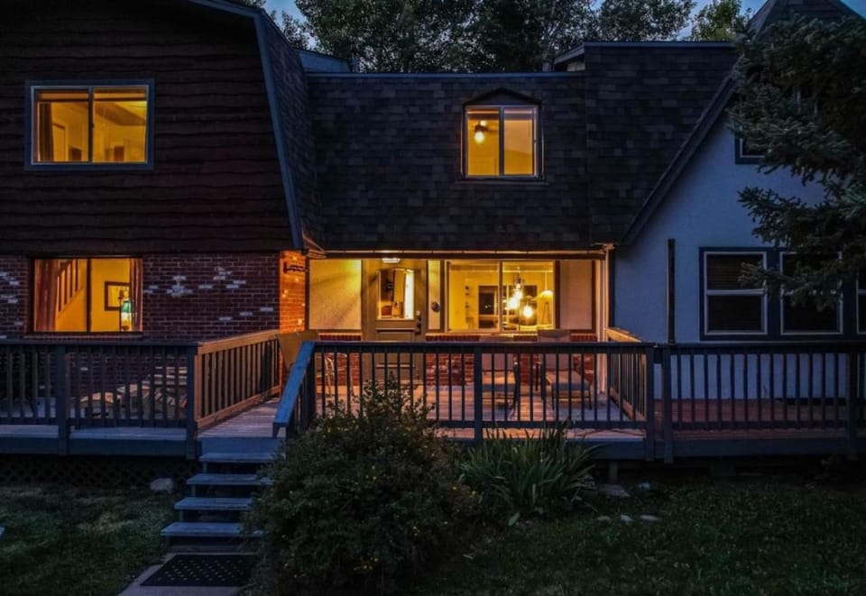 Property building, Night