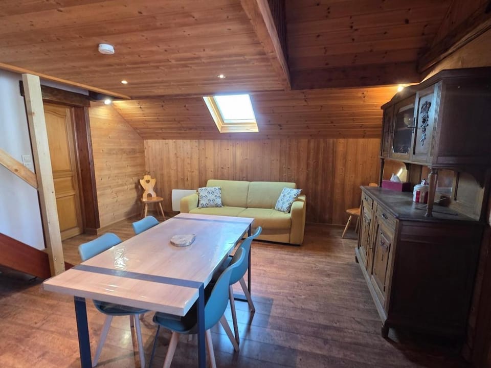 Gîte et table d'hôtes - l'Authentique Apartment in Saint-François-Longchamp