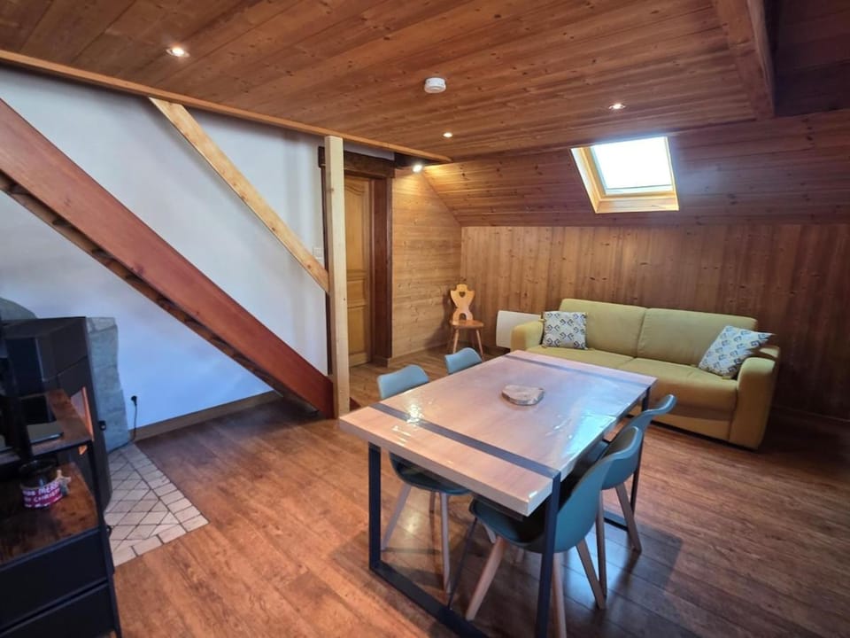 Gîte et table d'hôtes - l'Authentique Apartment in Saint-François-Longchamp