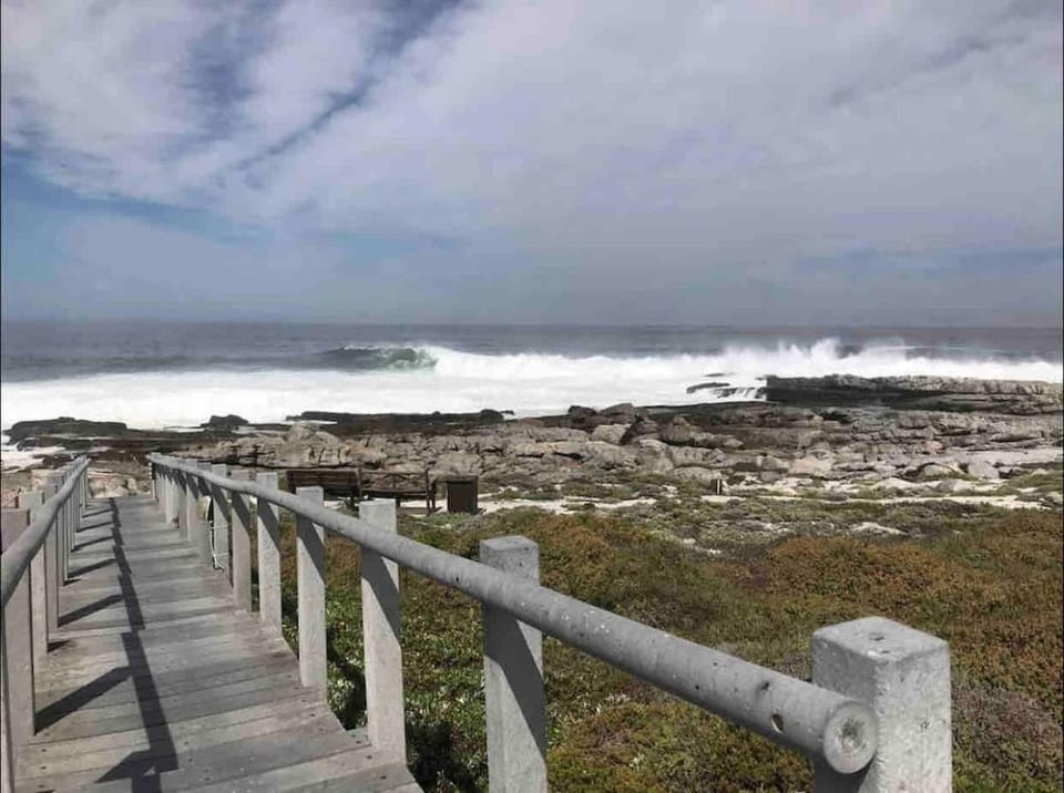 71 Whale Rock Estate Apartment in Hermanus