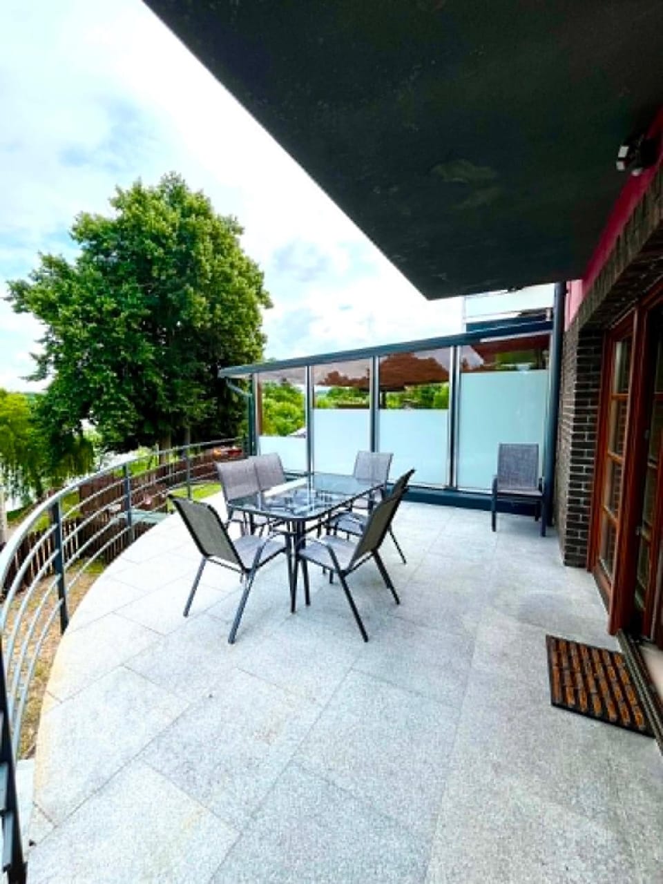 Balcony/Terrace, Seating area, Lake view, Lake view