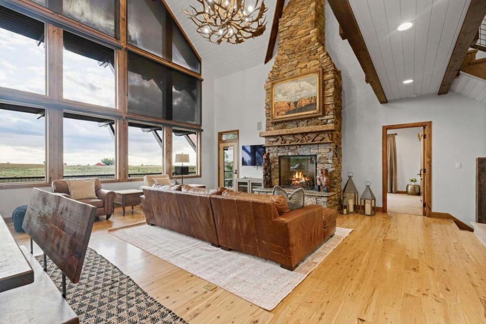 Stonefly Lodge - Riverfront Luxury, Sleeps 30, Hot Tub, Game Rooms House in Idaho