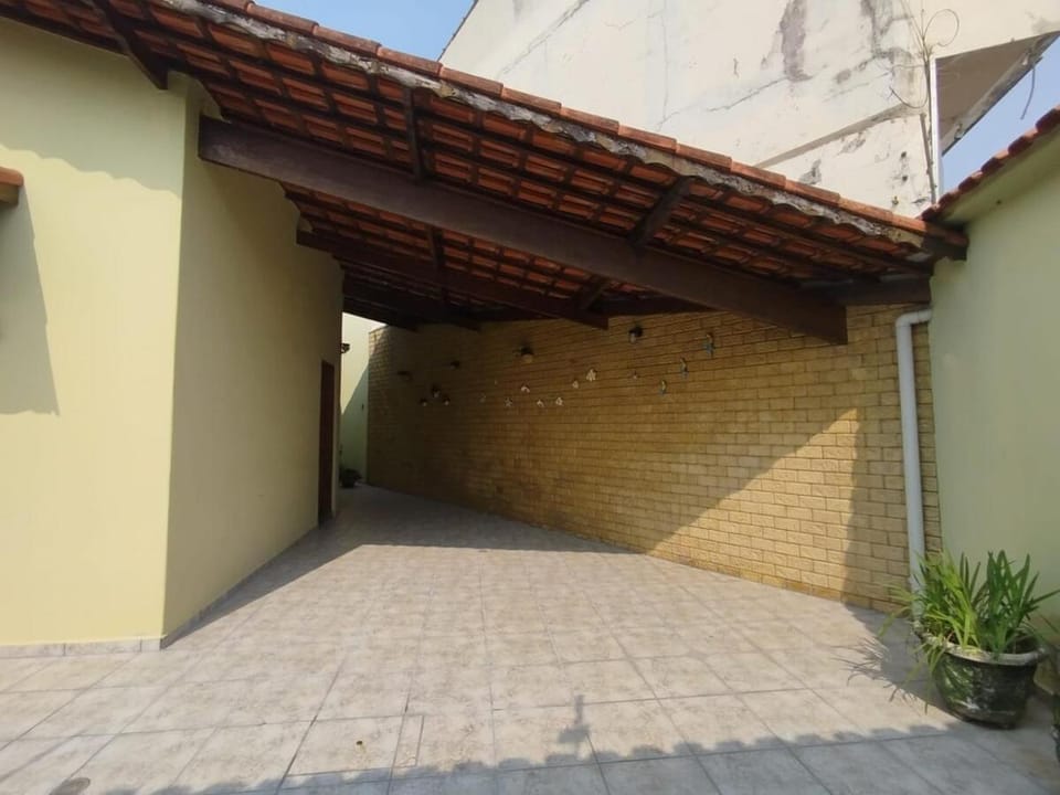 Refúgio em Mongaguá - 250m da Praia - Até 15 Pessoas House in Itanhaém