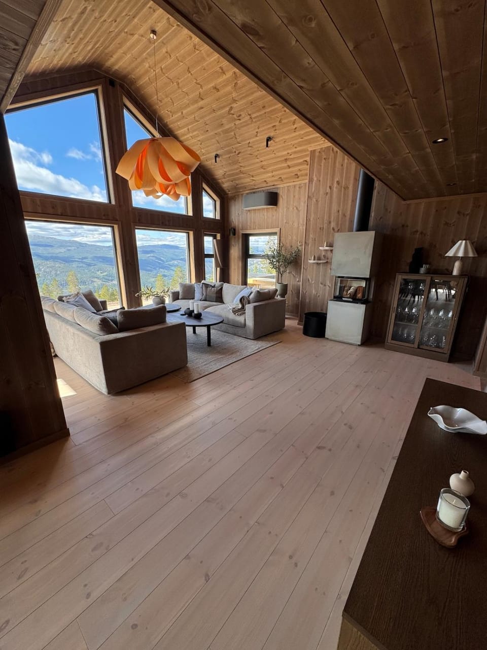 Turufjell - New beautiful cabin with amazing view - Jacuzzi - 5 bedrooms Cabin in Viken, Norway