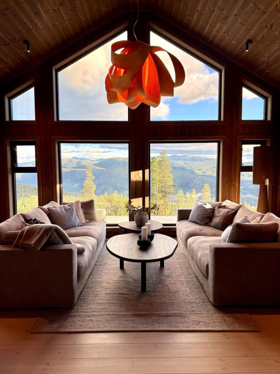Turufjell - New beautiful cabin with amazing view - Jacuzzi - 5 bedrooms Cabin in Viken, Norway