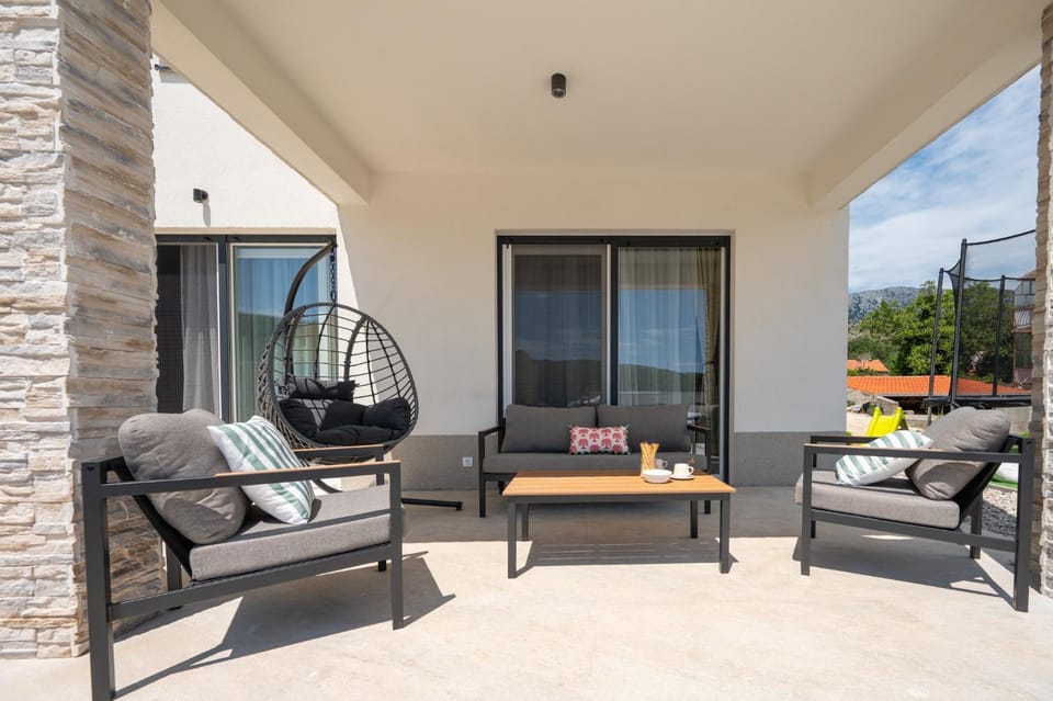 Patio, Day, View (from property/room), Balcony/Terrace, Seating area