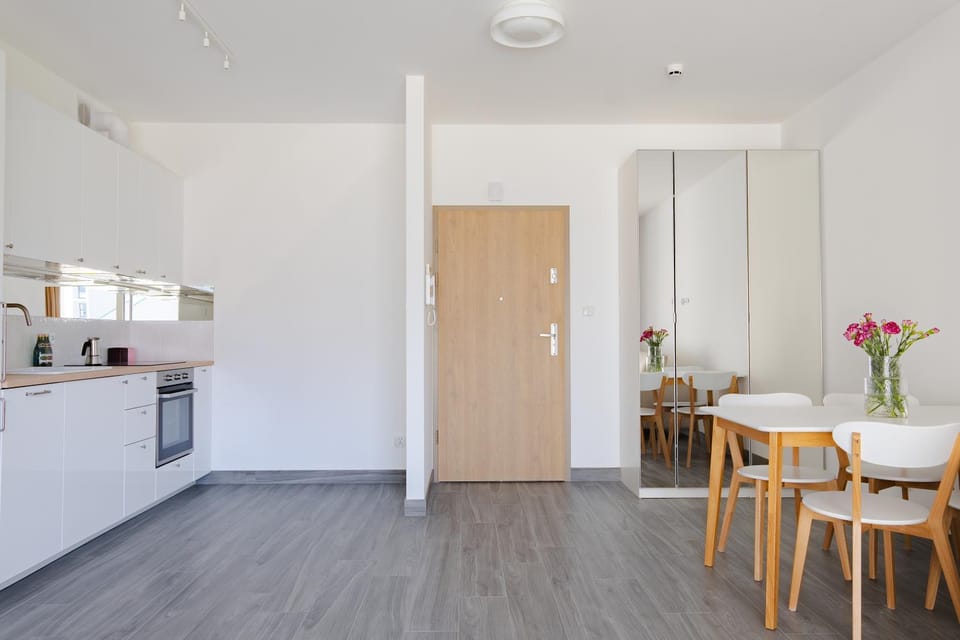 Kitchen or kitchenette, Dining area, pet friendly, stove, wardrobe