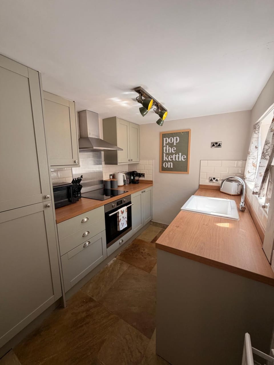Farnsworth Cottage House in Borough of Harrogate
