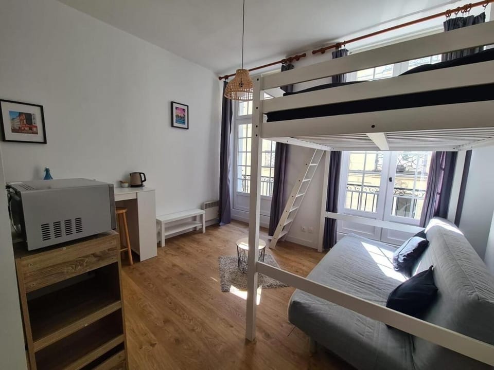 Le 6 - Quiet and centrally located studio Apartment in Nantes