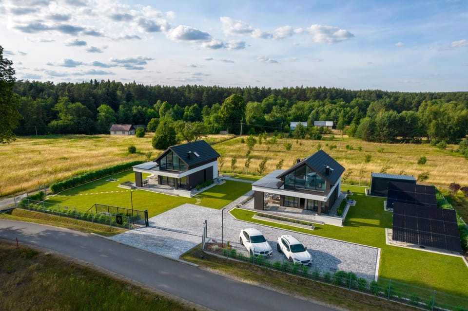 Property building, Spring, Day, Natural landscape, Bird's eye view, Garden, Garden view, Street view