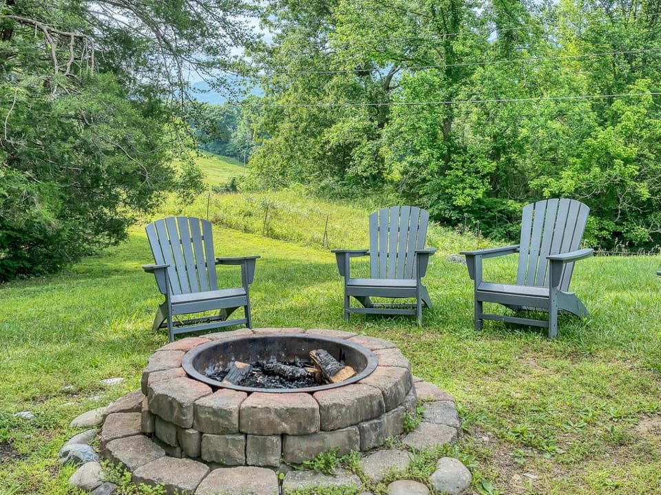 Twin Cub Lodge Chalet in Sevier County